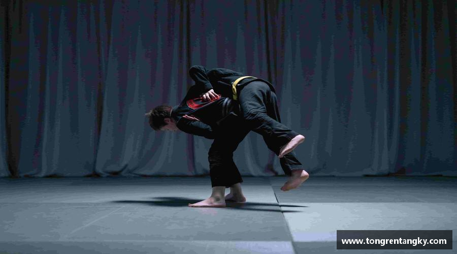 激情点燃，引爆荣耀！